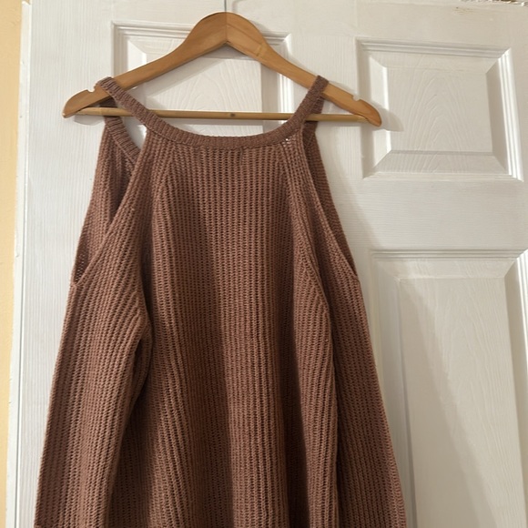 GREAT CONDITION Open Shoulder Sweater - Picture 5 of 5